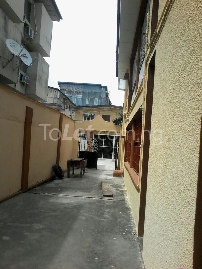 1 bedroom Flat / Apartment for rent Onike Yaba Yaba Lagos - 0