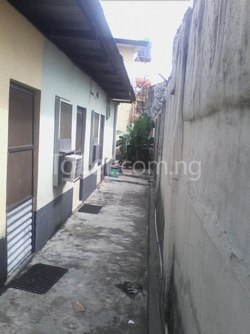 1 bedroom Flat / Apartment for rent Off Adelabu Surulere Surulere Lagos