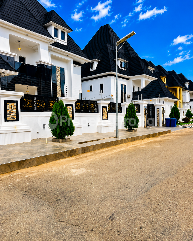 7 bedroom House for sale Efab Metropolis Gwarinpa Abuja