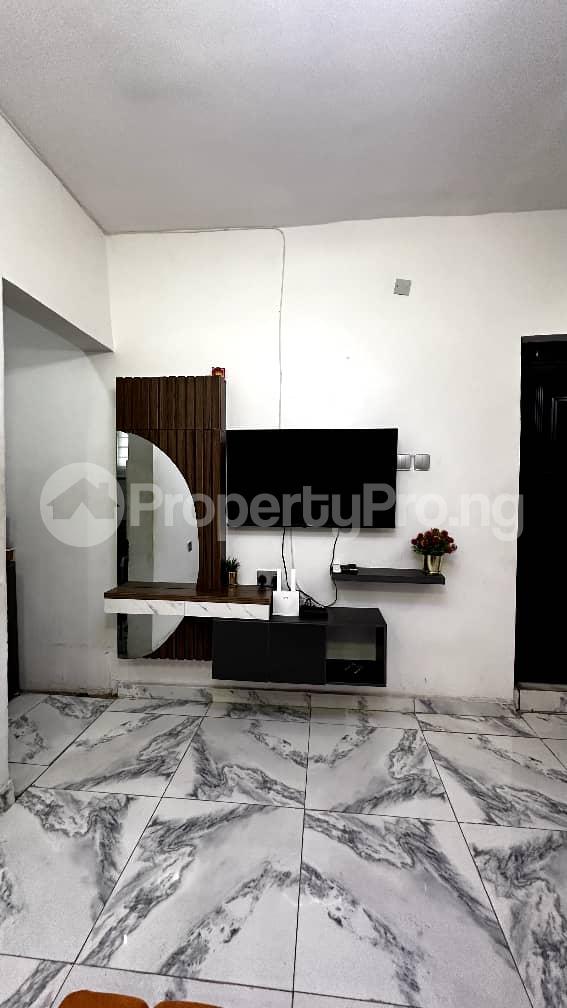 1 bedroom Flat / Apartment for sale Off Isaac John Yaba Jibowu Yaba Lagos