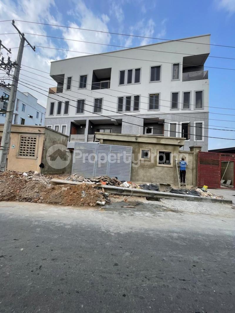 4 bedroom House for sale Close To Shobanire Maryland Lagos