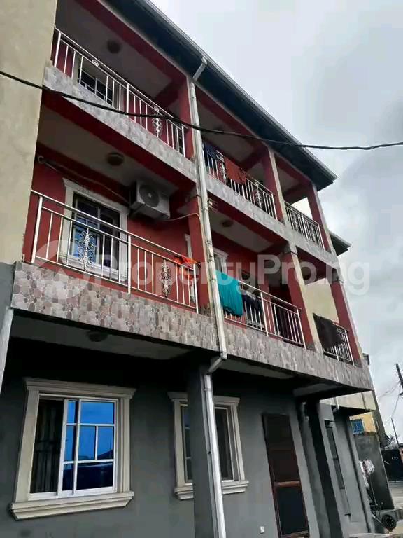 1 bedroom Flat / Apartment for rent Lawanson Bus Stop Lawanson Surulere Lagos