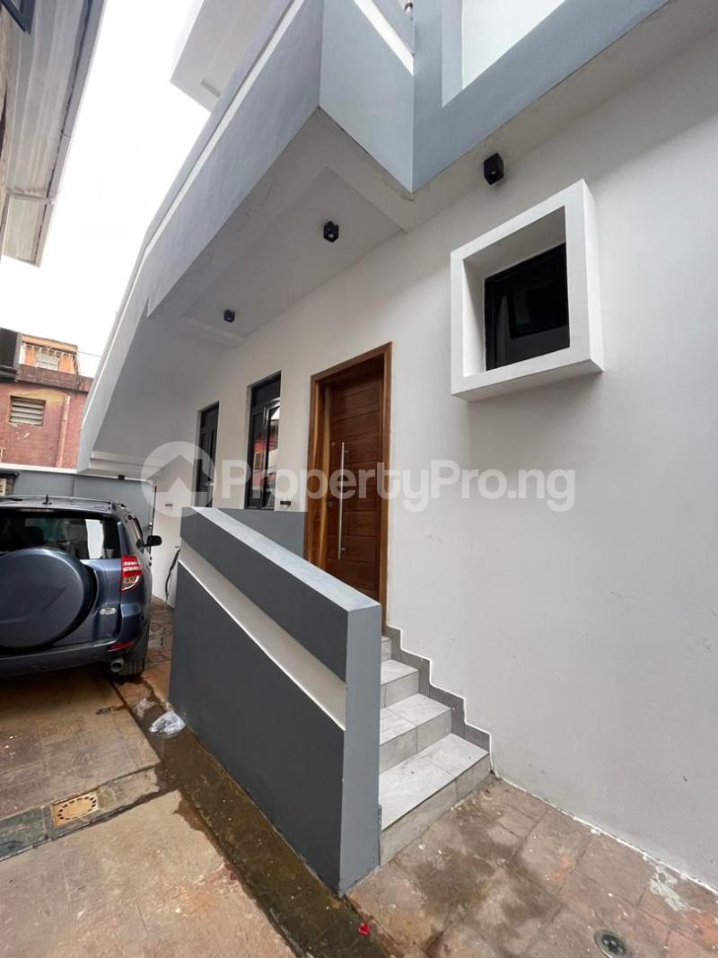 1 bedroom Flat / Apartment for rent Surulere Lagos