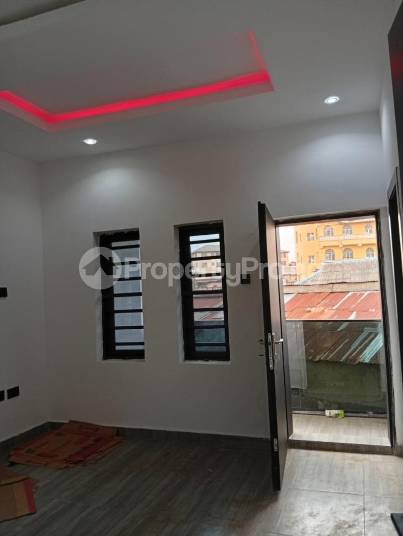 4 bedroom House for sale Maryland Lagos