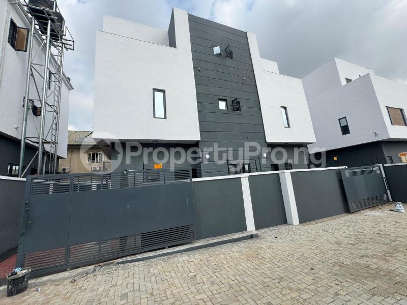 4 bedroom House for sale Within The Gra Magodo GRA Phase 1 Ojodu Lagos