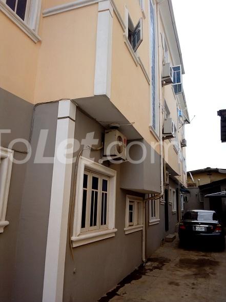 3 bedroom Flat / Apartment for rent 15, Atunise Street Omole phase 2 Ojodu Lagos