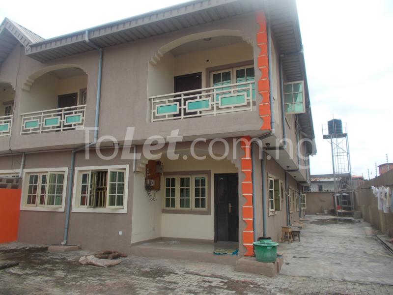 3 bedroom Flat / Apartment for rent Lanre Awolokun (close To Domino Pizza) Phase 2 Gbagada Lagos