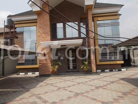 4 bedroom House for rent Ountayo Street Atunrase Medina Gbagada Lagos