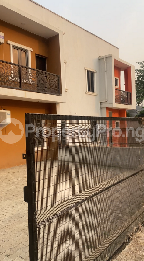 5 bedroom House for sale 6th Avenue Gwarinpa Abuja
