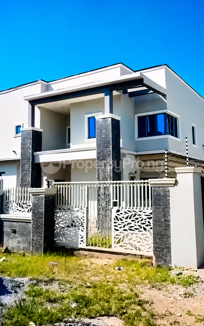 5 bedroom House for sale Trademore Estate Lugbe Abuja