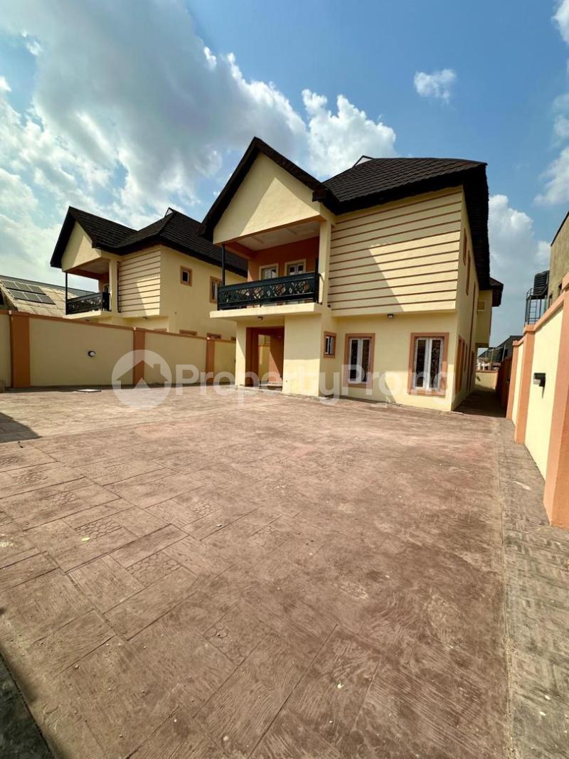 4 bedroom House for sale Adeoyo Adeosun Estate, Along Alao Akala Way, Akobo Ibadan Oyo