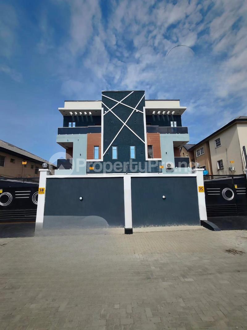 4 bedroom House for sale In Secured Estate Gbagada Lagos