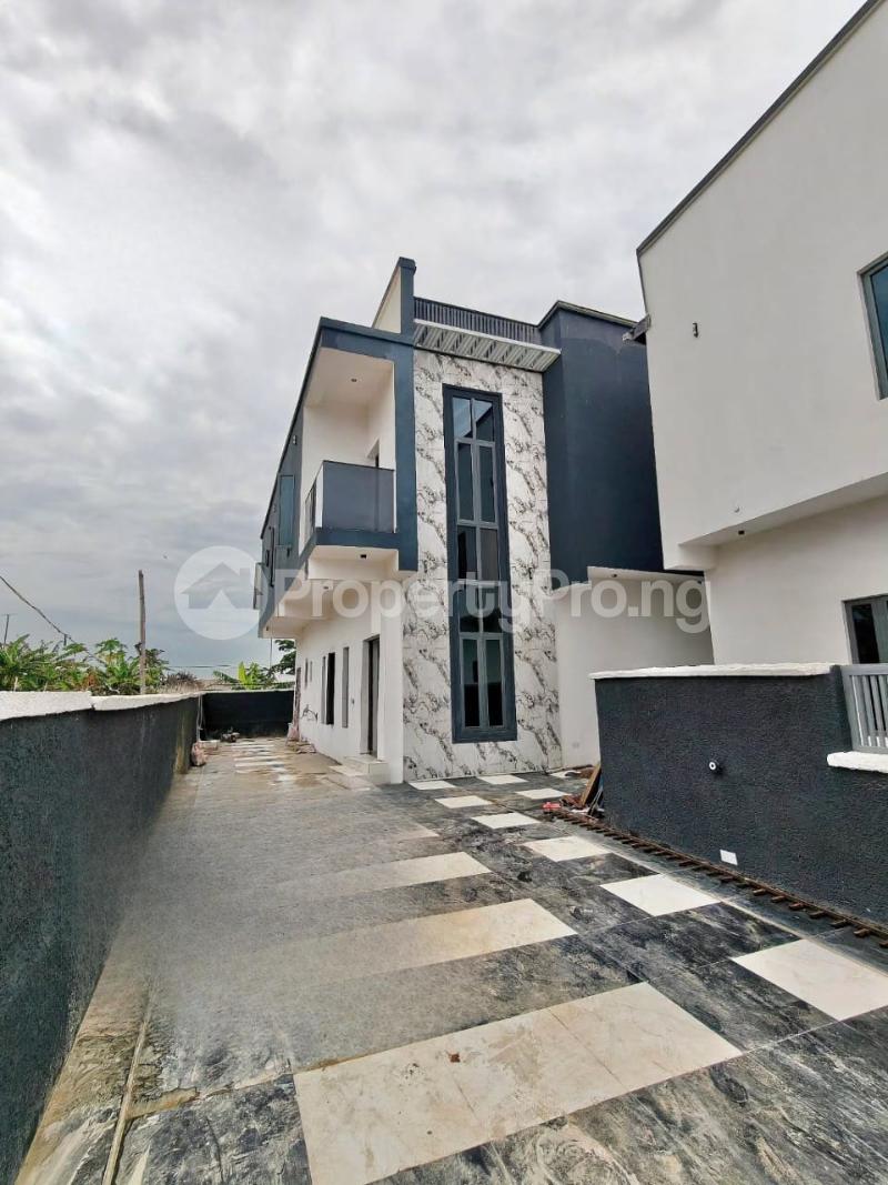 4 bedroom House for sale Secured Estate Mende Maryland Lagos