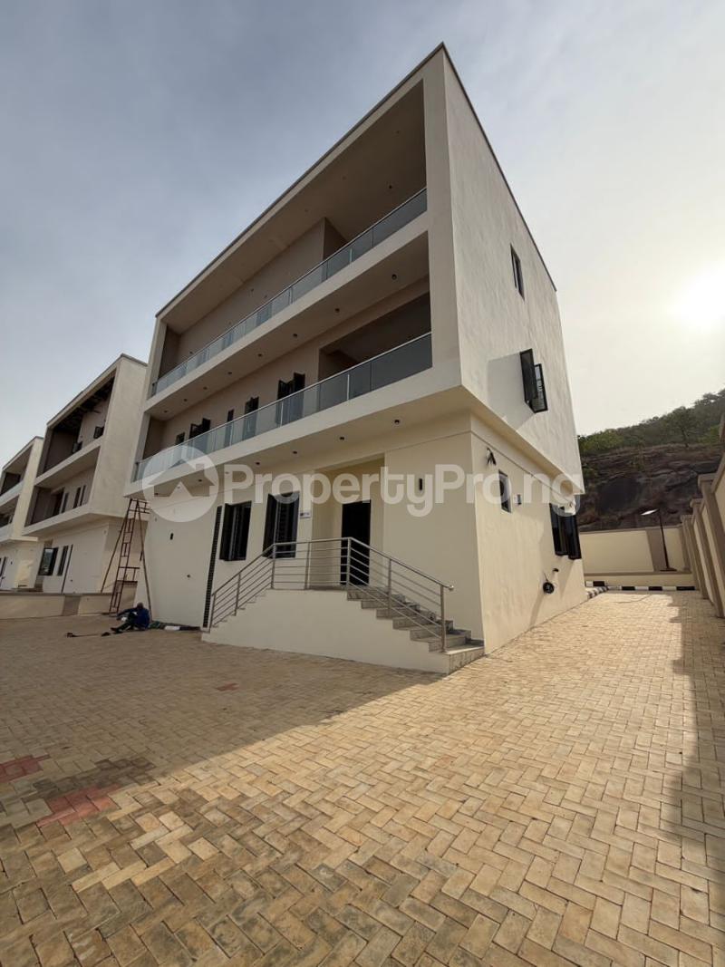 5 bedroom House for sale Diplomatic Zone. (video Of The House Is Available) Katampe Extension Katampe Abuja