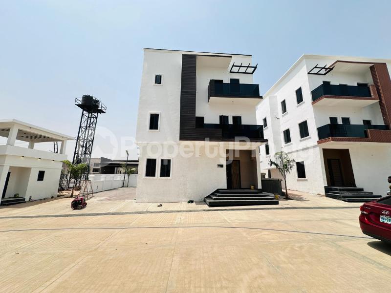 5 bedroom House for sale Jahi District In A Secured Estate. Jahi Abuja