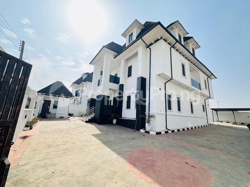 6 bedroom House for sale  Gwarinpa Abuja