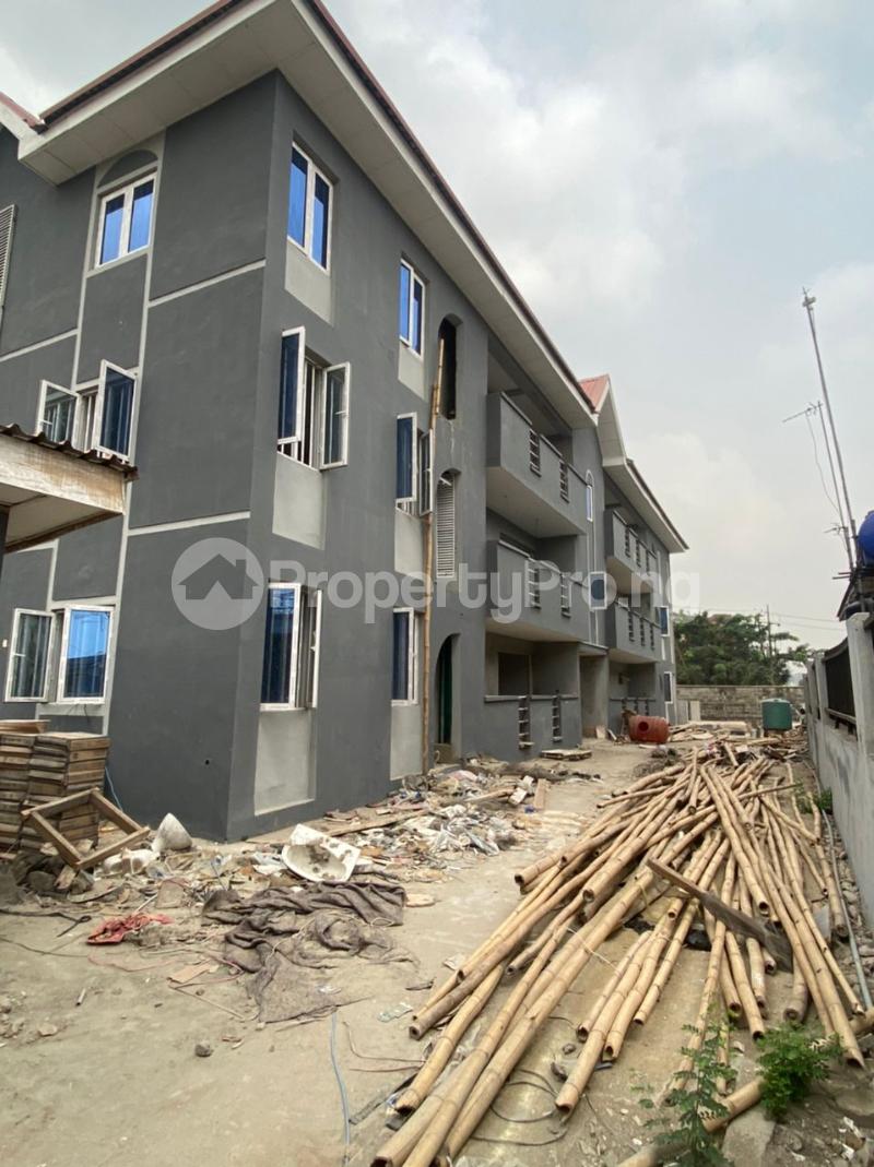 3 bedroom Flat / Apartment for sale Obanikoro Shomolu Lagos - 0