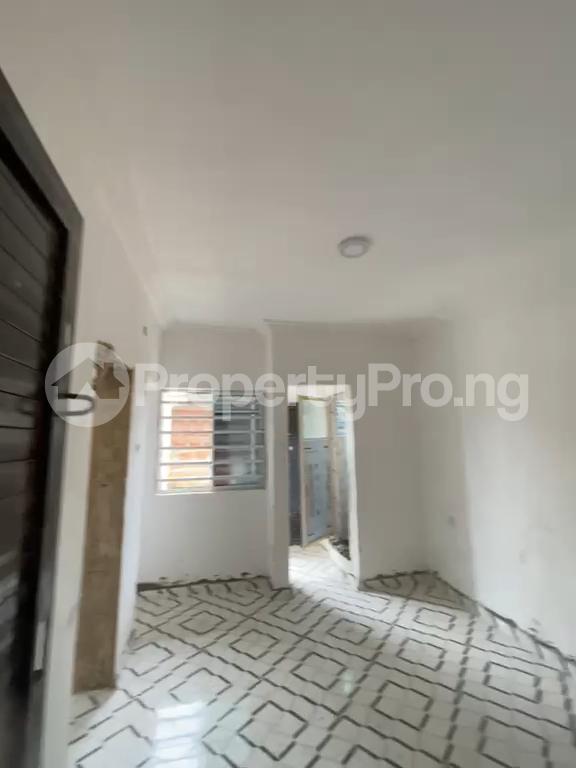 1 bedroom Flat / Apartment for rent Off Pedro Road, Ladilak, Lagos Shomolu Lagos