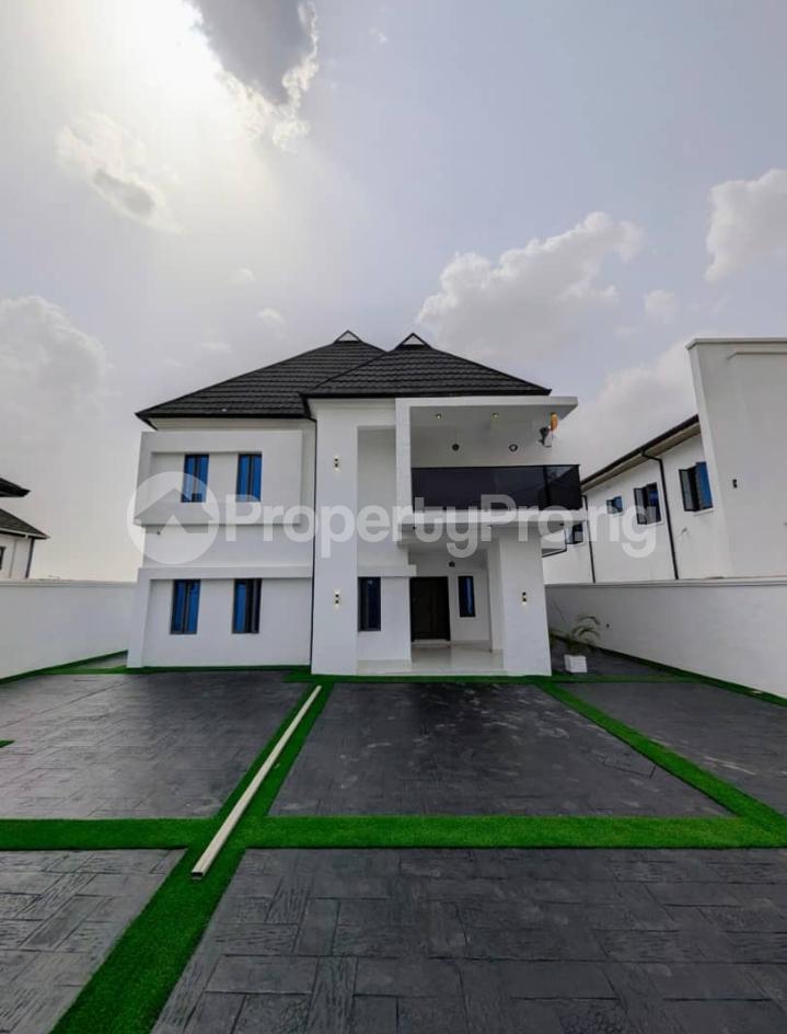 5 bedroom House for sale Olapade Agoro Avenue, Oluyole Estate Ibadan Oyo