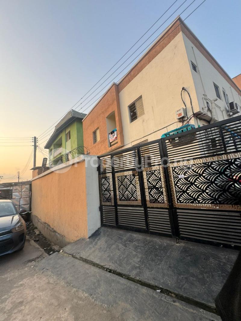 Flat / Apartment for sale Off Pedro Road Shomolu Lagos