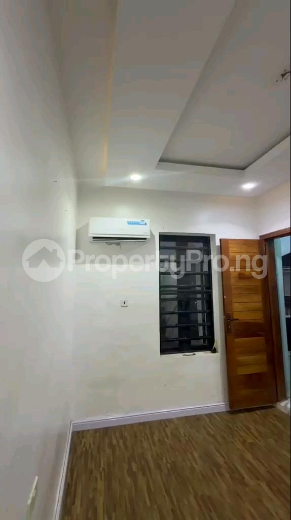 Flat / Apartment for rent Araromi Street. Shomolu Lagos
