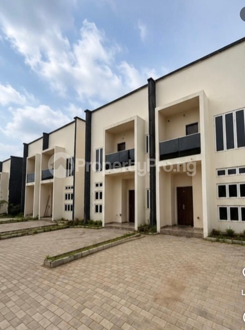 4 bedroom House for rent Off Efab Metropolis Estate. Karsana Abuja