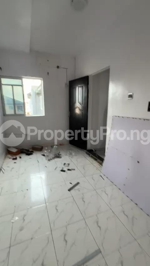 3 bedroom Flat / Apartment for rent Adekunle Yaba Lagos