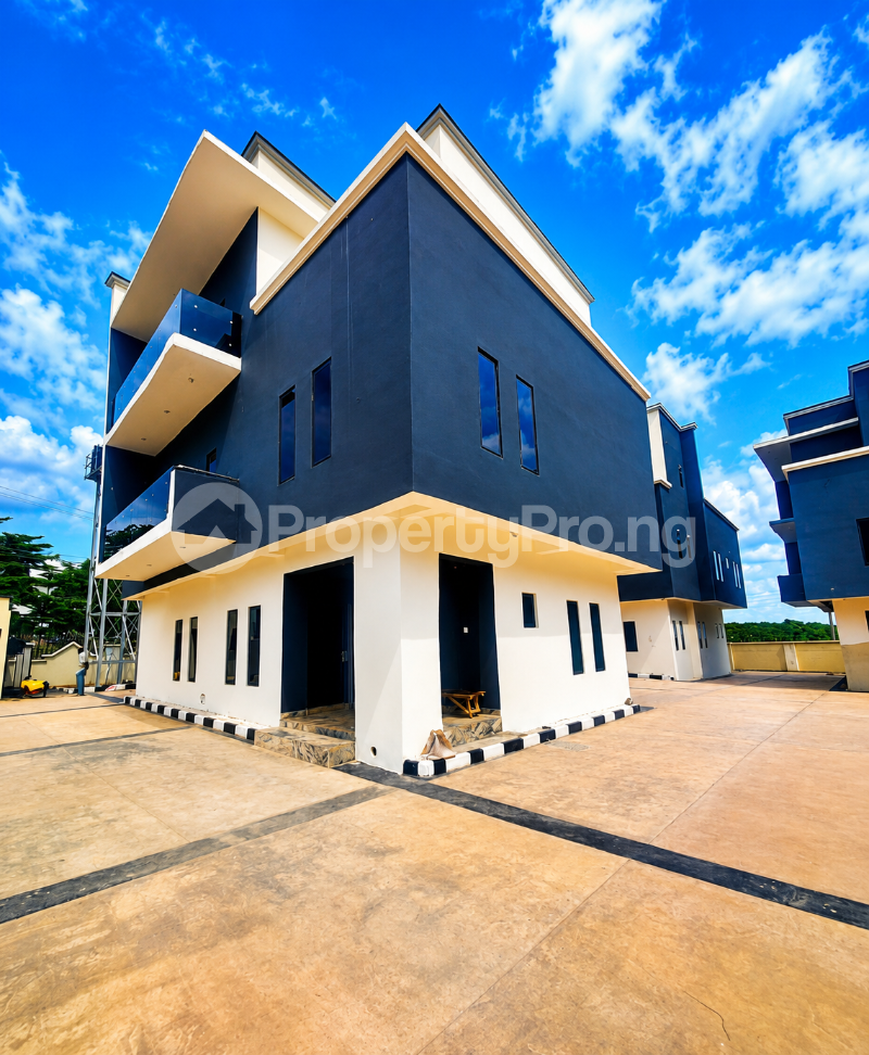 5 bedroom House for rent Off 4th Avenue Gwarinpa Abuja
