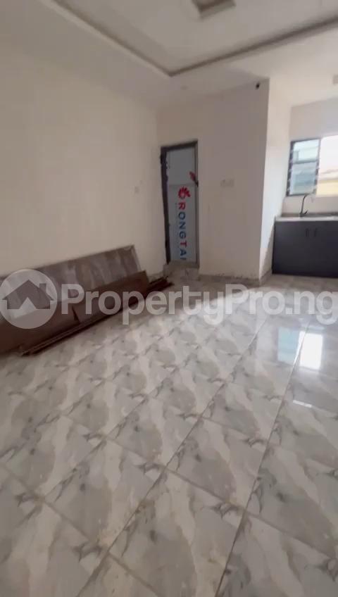1 bedroom Flat / Apartment for rent Off Pedro Road Shomolu Shomolu Lagos