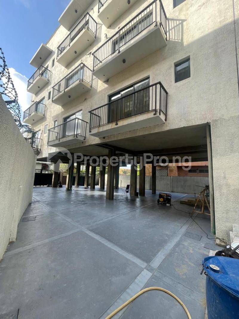1 bedroom House for sale Onike Yaba Lagos