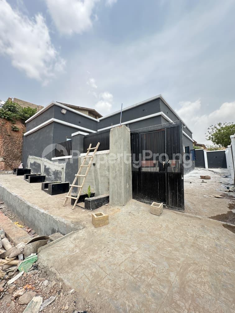 3 bedroom House for rent Within Foodco Ologuneru, Eleyele Road (very Close To The Road) Eleyele Ibadan Oyo