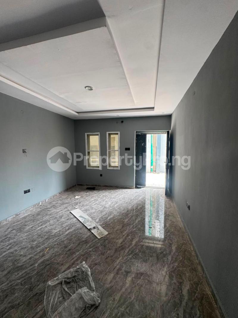 2 bedroom House for rent Atoyebi Courts, Olorombo Street, Behind Bashorun Market Basorun Ibadan Oyo