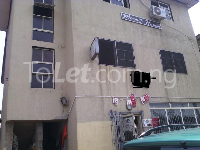 1 bedroom Flat / Apartment for rent   Onike Yaba Lagos