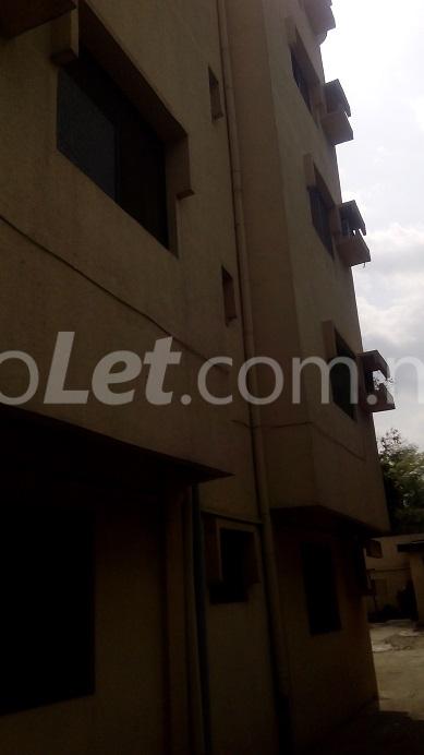 3 bedroom Flat / Apartment for rent 91, Shipeolu Street Obanikoro Shomolu Lagos