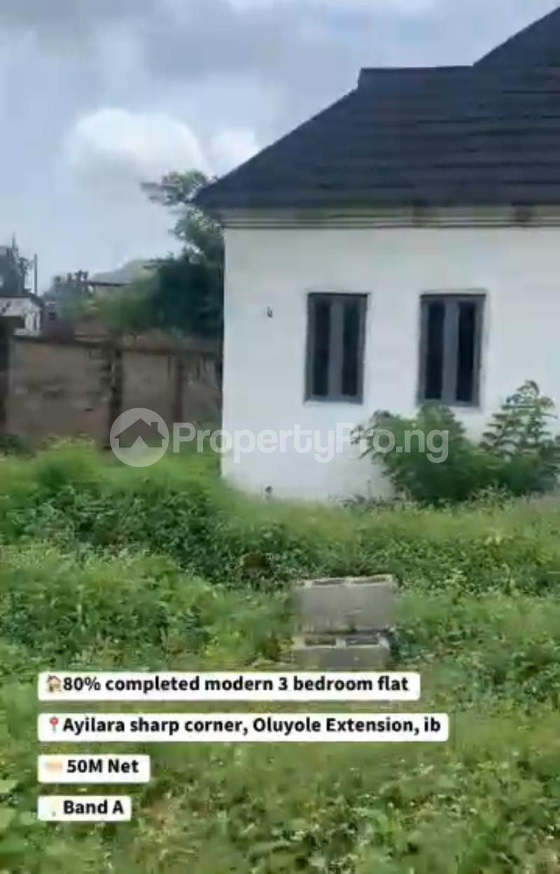 3 bedroom House for sale Ayilara Street, Off Sharp Corner , Oluyole Extension Ibadan Oyo