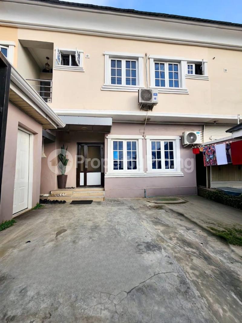 4 bedroom House for sale Surulere Lagos