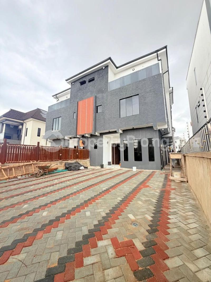 4 bedroom House for sale Millenuim/UPS Gbagada Lagos