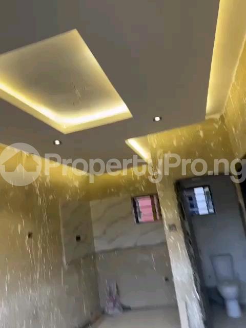 1 bedroom Flat / Apartment for rent Off Market Str Shomolu Lagos