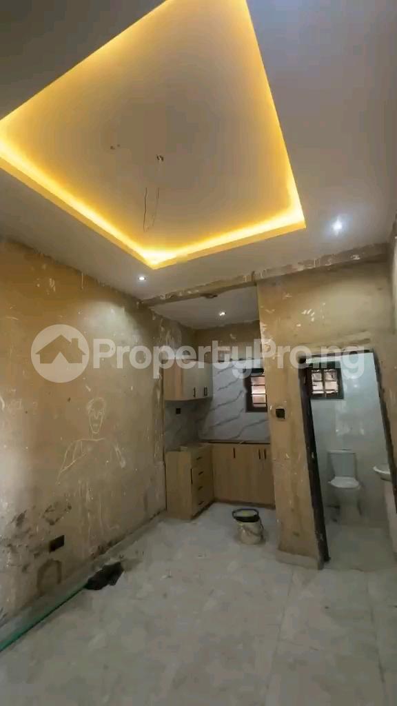 1 bedroom Flat / Apartment for rent Off Market Street Shomolu Lagos