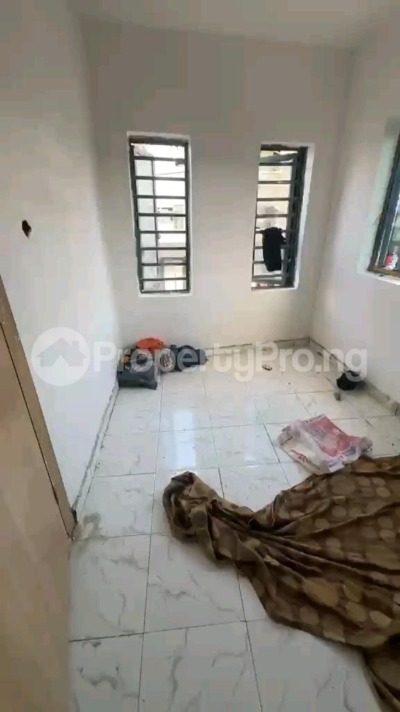 1 bedroom Flat / Apartment for rent Off. Pedro Road, Ladilak Shomolu Lagos