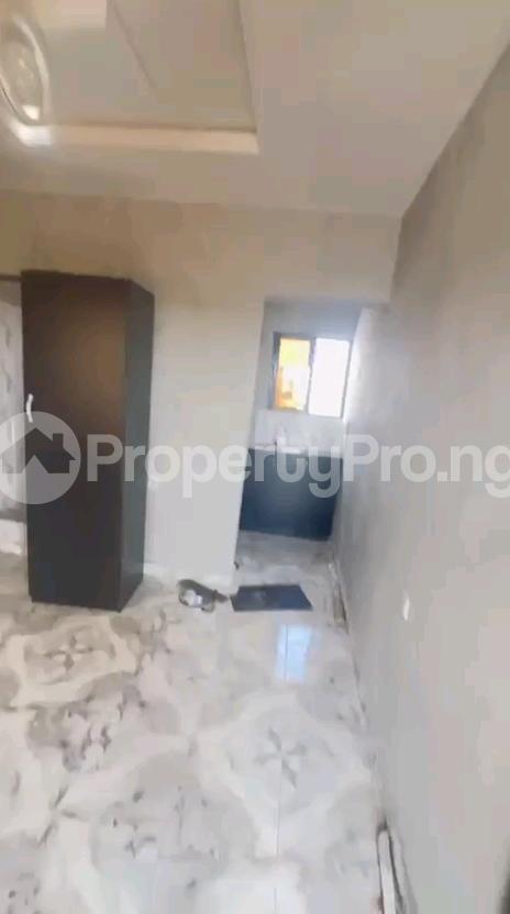 1 bedroom Flat / Apartment for rent Off Apata Str Shomolu Lagos