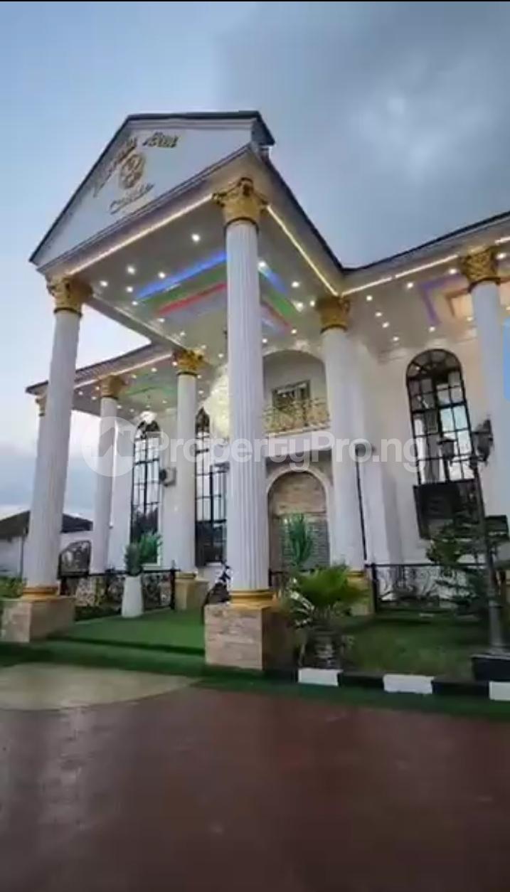 9 bedroom House for sale Alalubosa Gra Ibadan Oyo