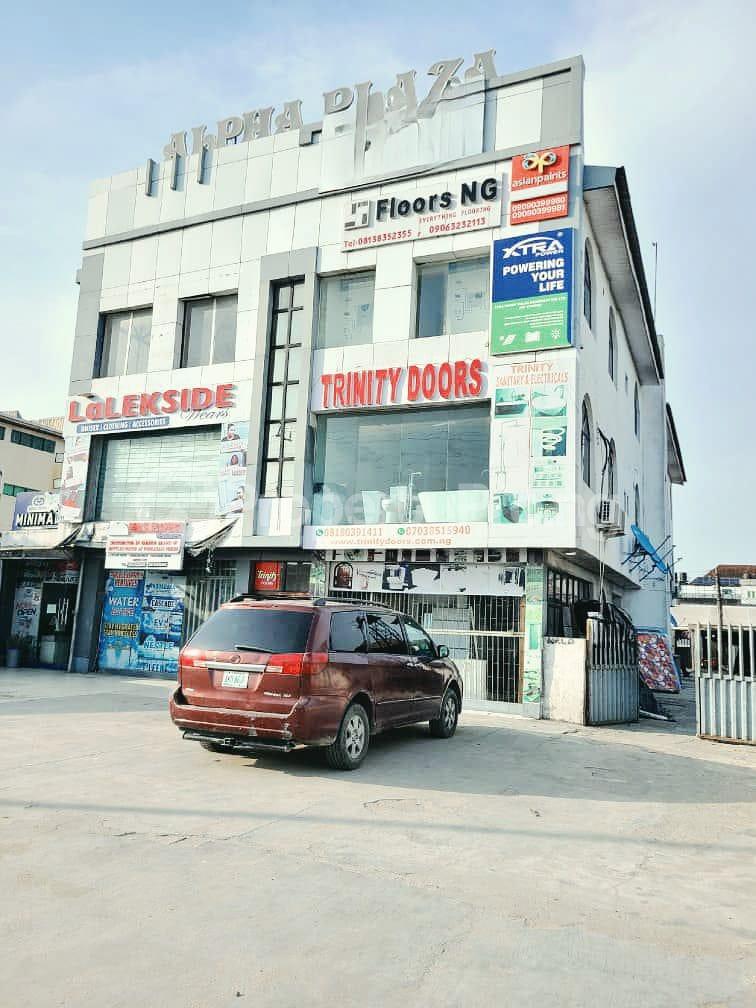10 bedroom Commercial Property for sale Along Lekki Expressway Lekki Lagos