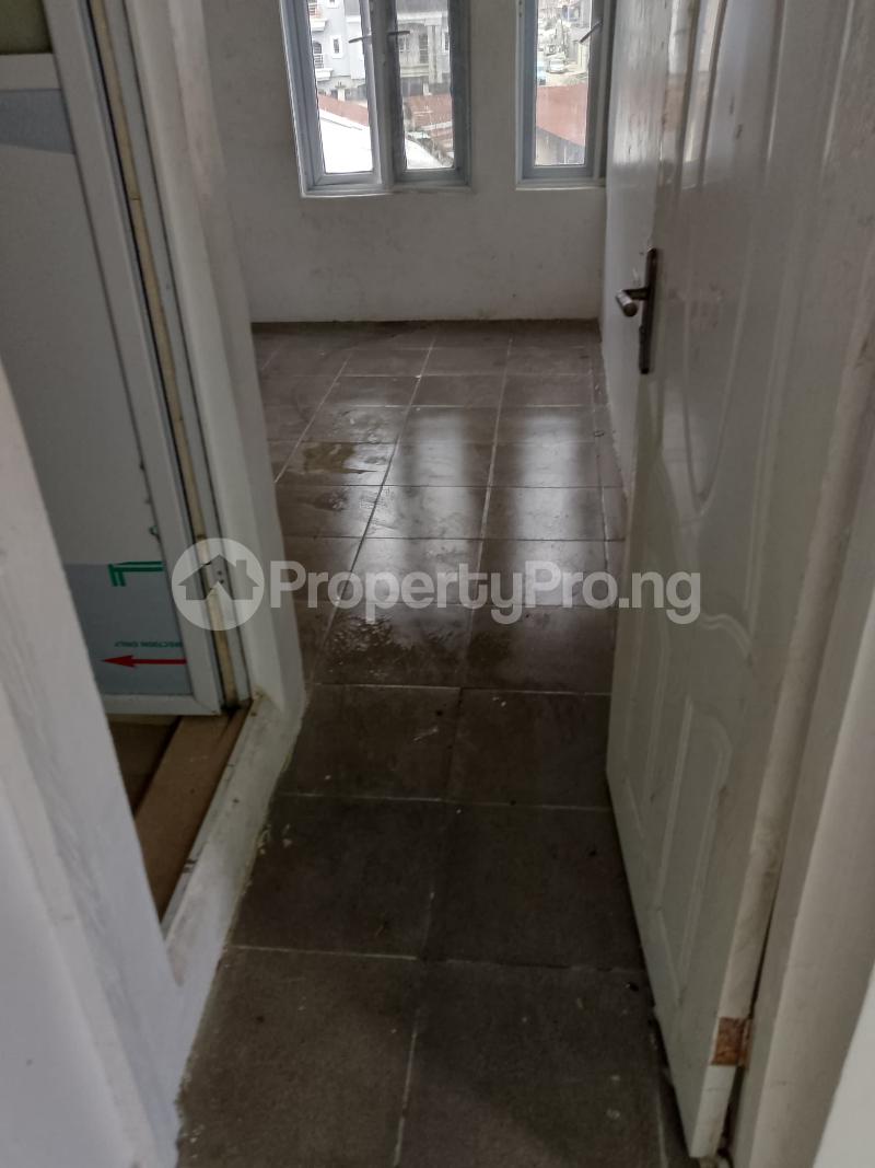 1 bedroom Flat / Apartment for rent Mafoluku Oshodi Lagos