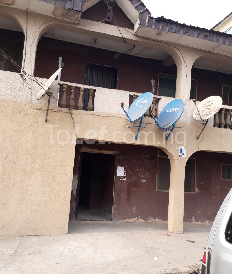 1 bedroom Flat / Apartment for rent   Fadeyi Shomolu Lagos
