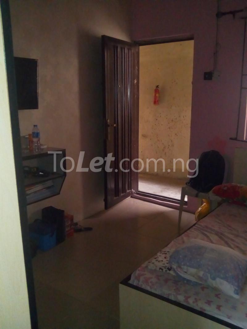 1 bedroom Flat / Apartment for rent Akinsola Street, Abule-Ijesha Yaba Lagos