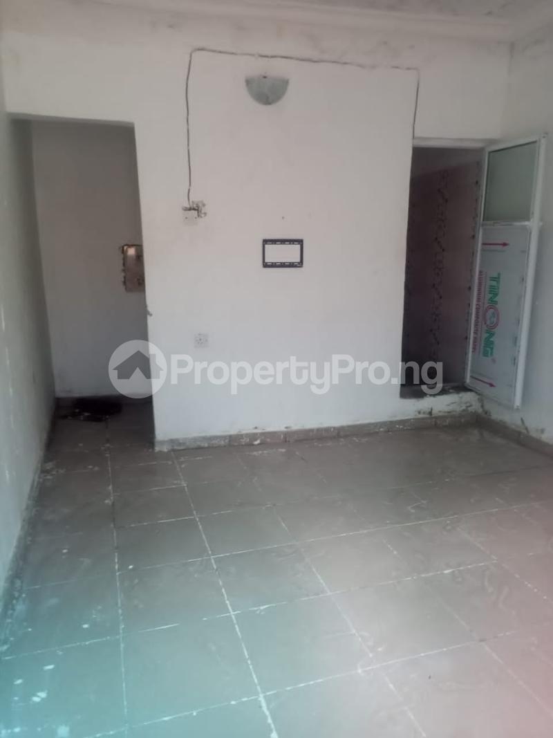 1 bedroom Flat / Apartment for rent Off Abiodun Street Shomolu Shomolu Lagos - 0