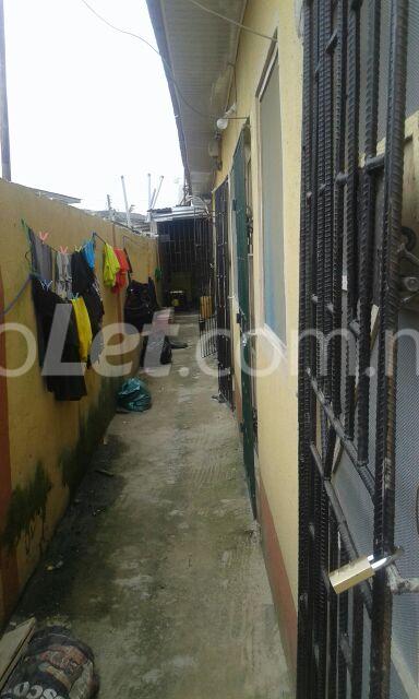 1 bedroom Flat / Apartment for rent Bariga Yaba Yaba Lagos