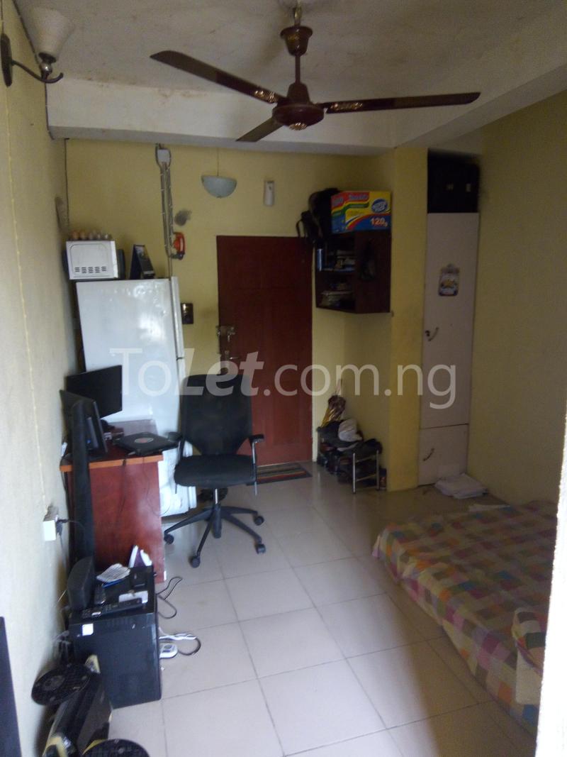 1 bedroom Flat / Apartment for rent 20, University Road, Opposite Greymater Tutors Lagos