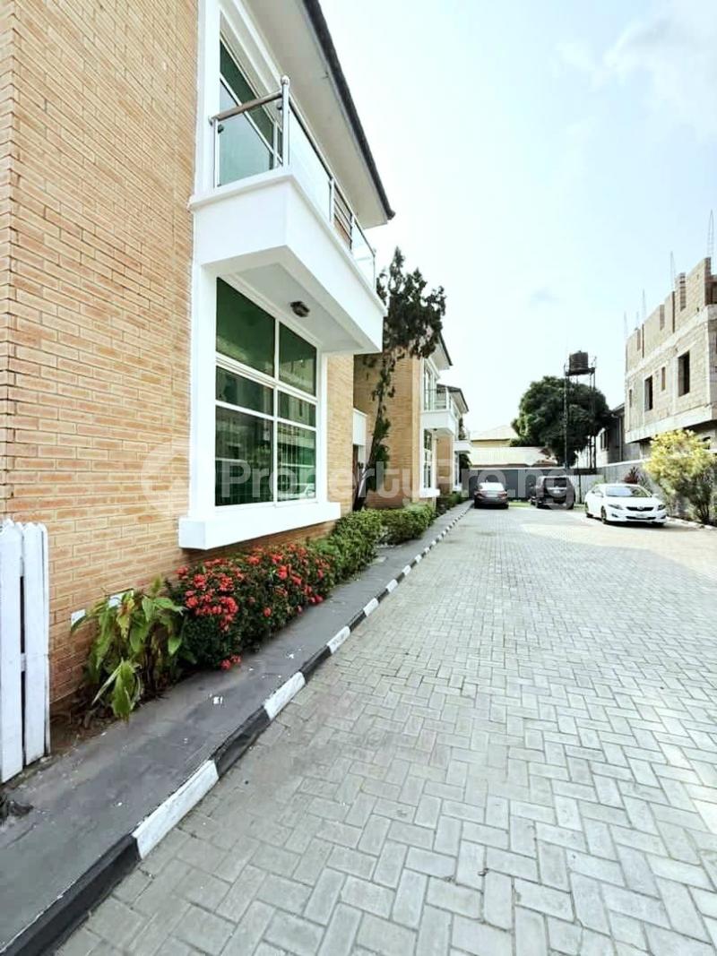 4 bedroom Commercial Property for rent Lekki Phase 1 Lekki Lagos